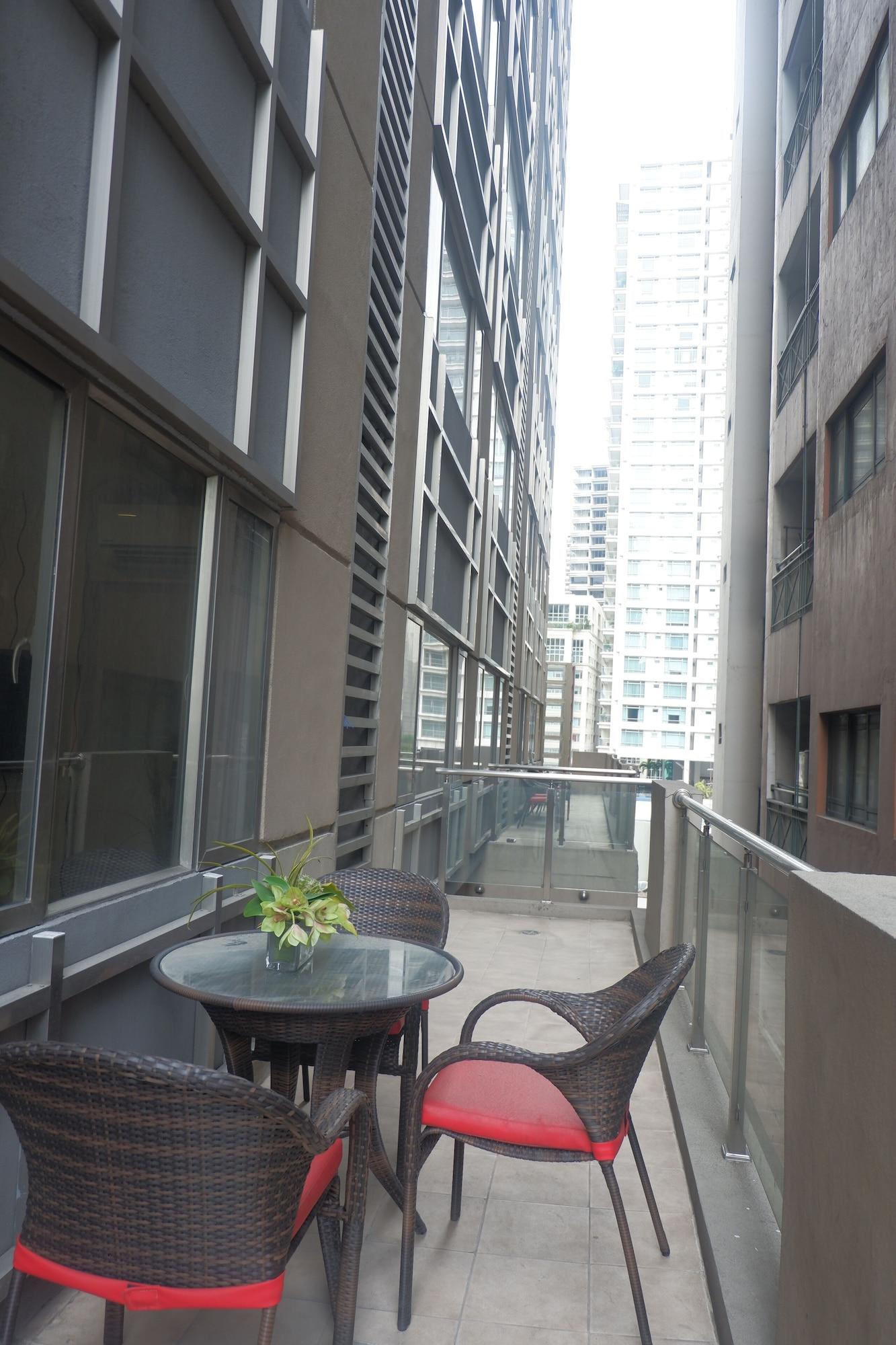 Valero Grand Suites By Swiss-Belhotel Makati City Екстериор снимка